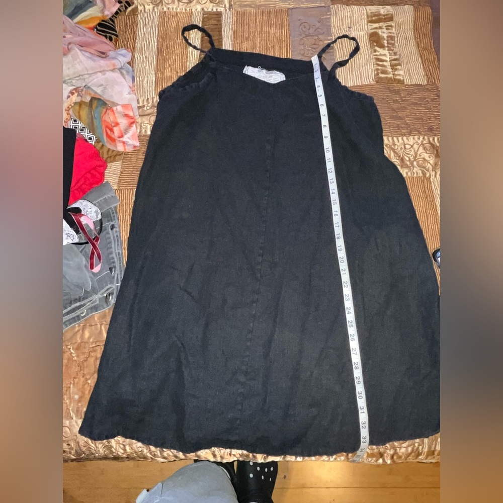 Elegant Black Midi Dress - Picture 5 of 5